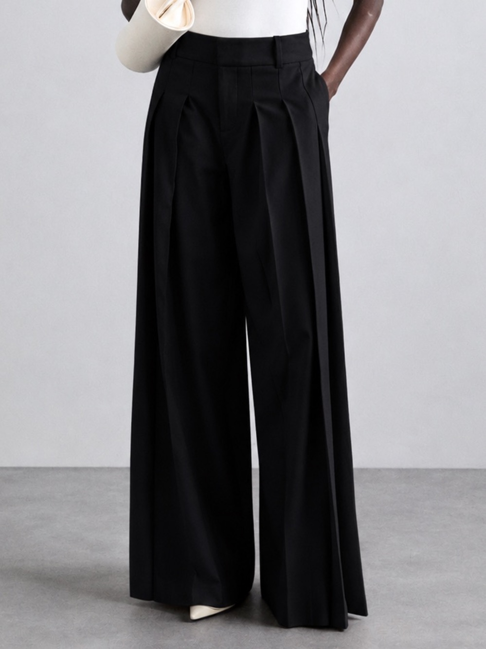 Alice + Olivia Black Wide-Leg Pleated Trousers Size 2